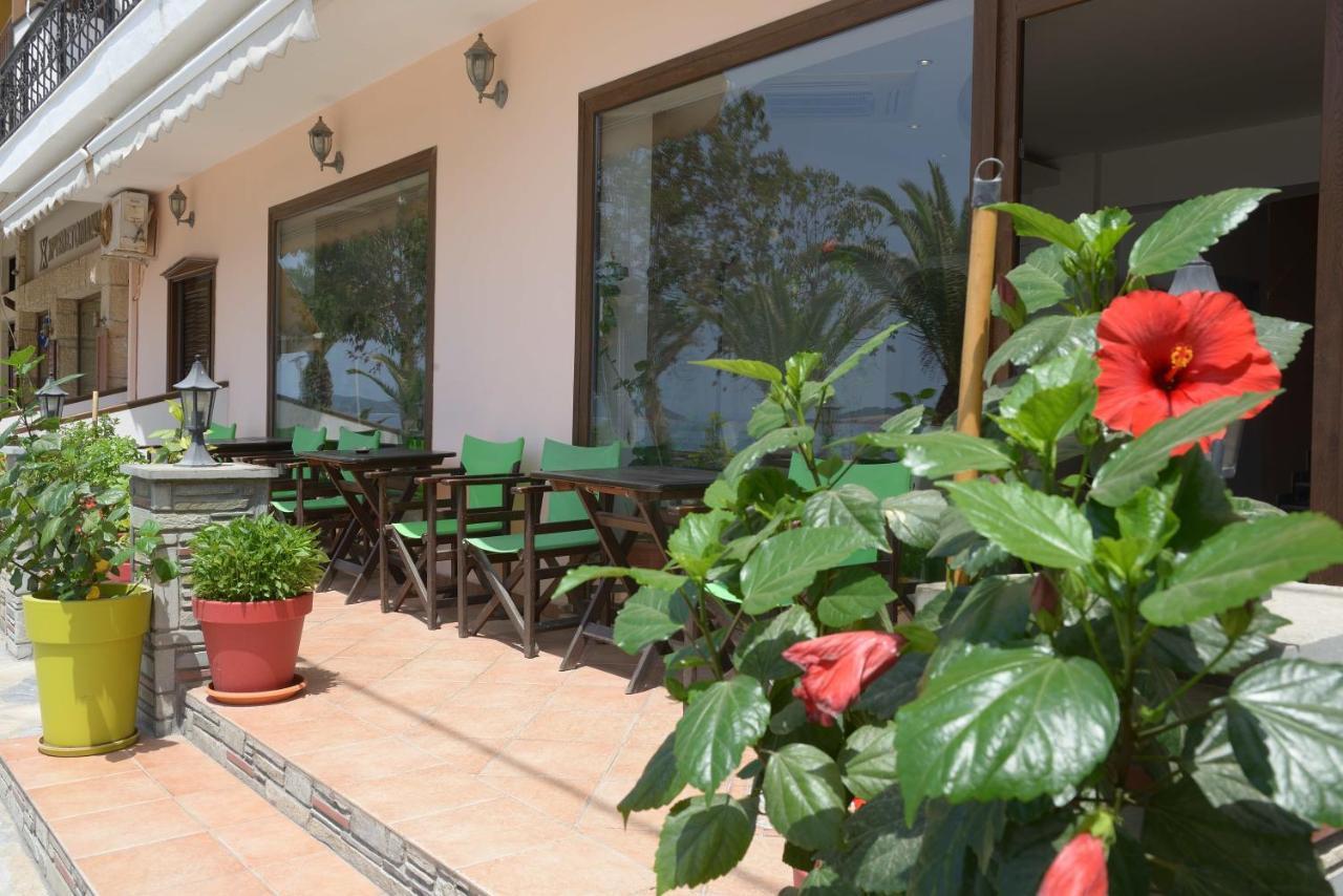 Hotel Akrogiali Ouranoupoli Exteriör bild